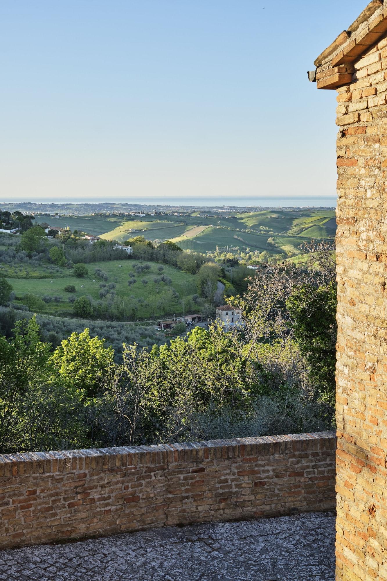 Castello Di Montegridolfo Spa Resort Exterior photo