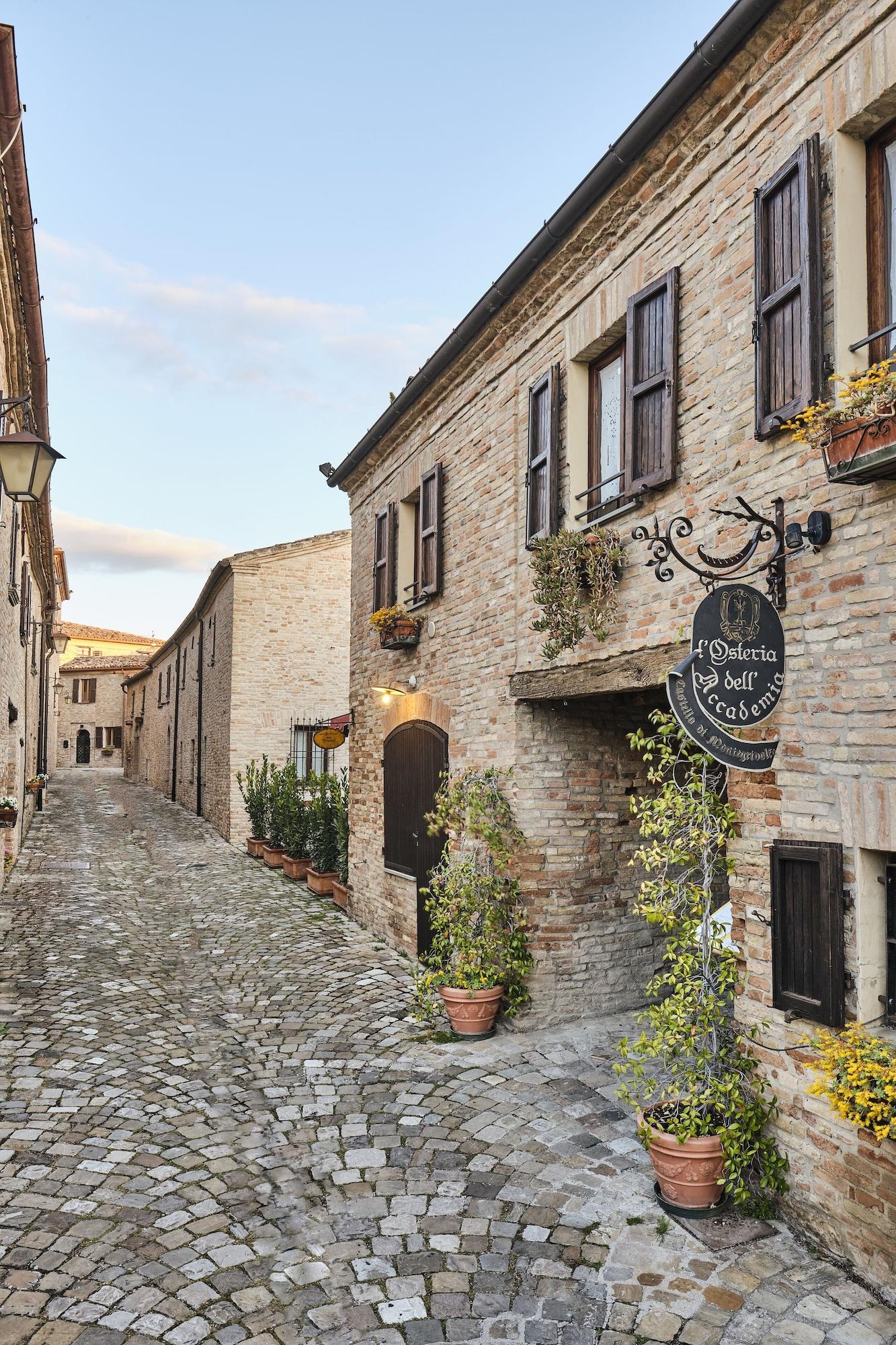 Castello Di Montegridolfo Spa Resort Exterior photo