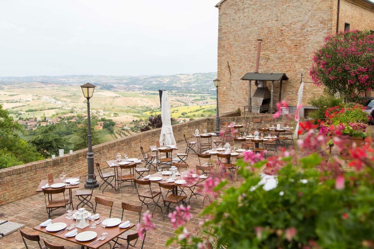 Castello Di Montegridolfo Spa Resort Exterior photo